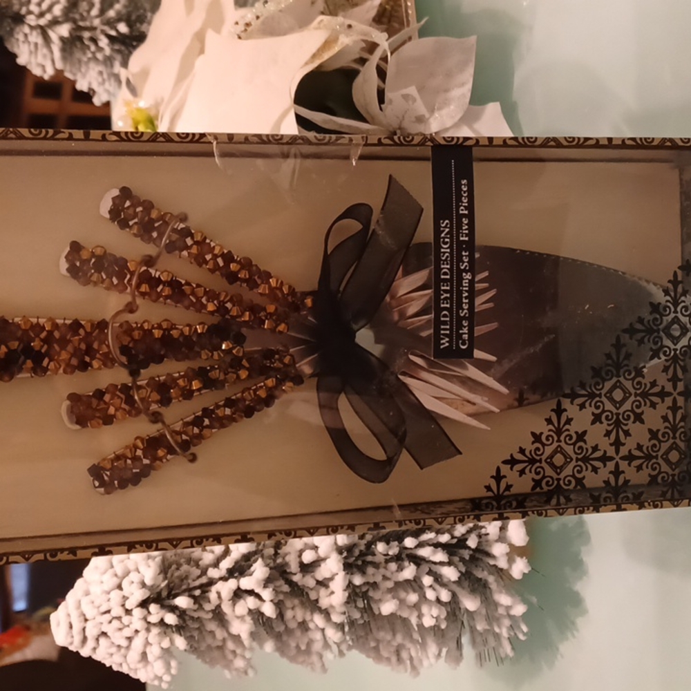 Wild Eye Designs Cake Serving Set 5 Pieces with Forks Gold Beaded HANDLES  NWOT